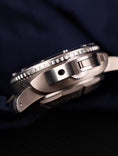Cargar la imagen en la vista de la galería, Panerai Luminor Submersible 1950 Pangaea Depth Gauge PAM00307 Box + og. Papiere Panerai Service 2024

