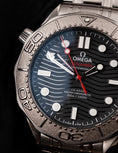 Cargar la imagen en la vista de la galería, Omega Seamaster Professional Chronometer 21030422001002 Box + og. Papiere "Nekton"
