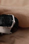 Cargar la imagen en la vista de la galería, Cartier Tank Américaine XL 1736 18k White Gold, Serviced
