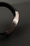 Bild in Galerie-Betrachter laden, Porsche Design 1919 Datetimer Eternity 6020301003 Box + og. Papiere German Delivered, First Buyer's Invoice
