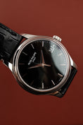Bild in Galerie-Betrachter laden, Patek Philippe Calatrava 5227G-010 Box + og. Papiere 18k White Gold, German Delivered

