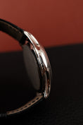 Bild in Galerie-Betrachter laden, Patek Philippe Calatrava 5227G-010 Box + og. Papiere 18k White Gold, German Delivered
