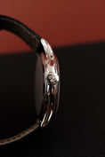 Bild in Galerie-Betrachter laden, Patek Philippe Calatrava 5227G-010 Box + og. Papiere 18k White Gold, German Delivered
