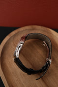 Bild in Galerie-Betrachter laden, Patek Philippe Calatrava 5227G-010 Box + og. Papiere 18k White Gold, German Delivered
