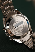 Charger l'image dans la visionneuse de la galerie, Omega Speedmaster Moonwatch 31130423001005 Box + og. Papiere NEW Stickered
