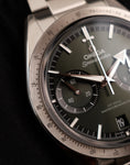 Bild in Galerie-Betrachter laden, Omega Speedmaster '57 33210415110001 Box + og. Papiere Green Dial
