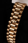 Bild in Galerie-Betrachter laden, Rolex Day-Date 36 18238 Box + og. Papiere Champagne Diamond Dial
