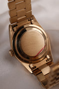 Bild in Galerie-Betrachter laden, Rolex Day-Date 36 18238 Box + og. Papiere Champagne Diamond Dial
