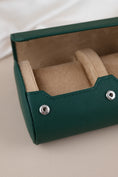 Bild in Galerie-Betrachter laden, Uhrenrolle 3 - Large - Emerald Green

