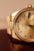 Bild in Galerie-Betrachter laden, Rolex  Day-Date 36mm Champagne Diamond Dial LC100 18238 Box + og. Papiere
