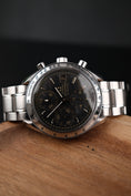 Cargar la imagen en la vista de la galería, Omega Speedmaster Date 351354 Original Papiere Black Dial, Serviced
