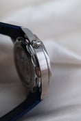 Carica l'immagine nel visualizzatore della galleria, Omega Seamaster 300 Diver 210.32.42.20.03.001 - Detail view 5
