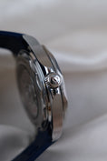 Carica l'immagine nel visualizzatore della galleria, Omega Seamaster 300 Diver 210.32.42.20.03.001 - Detail view 4
