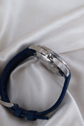 Carica l'immagine nel visualizzatore della galleria, Omega Seamaster 300 Diver 210.32.42.20.03.001 - Detail view 7
