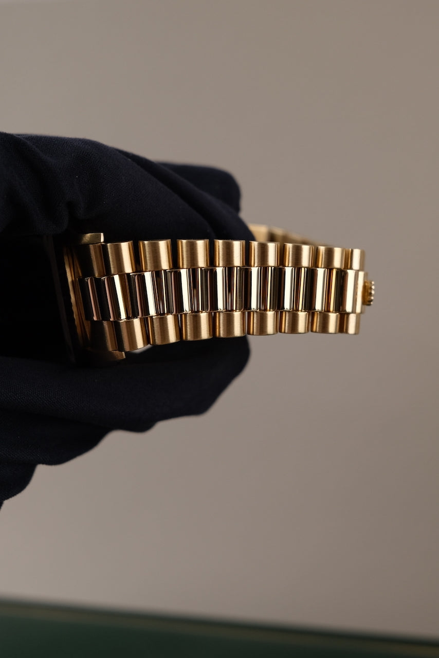 Rolex Day-Date 36 18238 Box + og. Papiere Champagne Diamond Dial