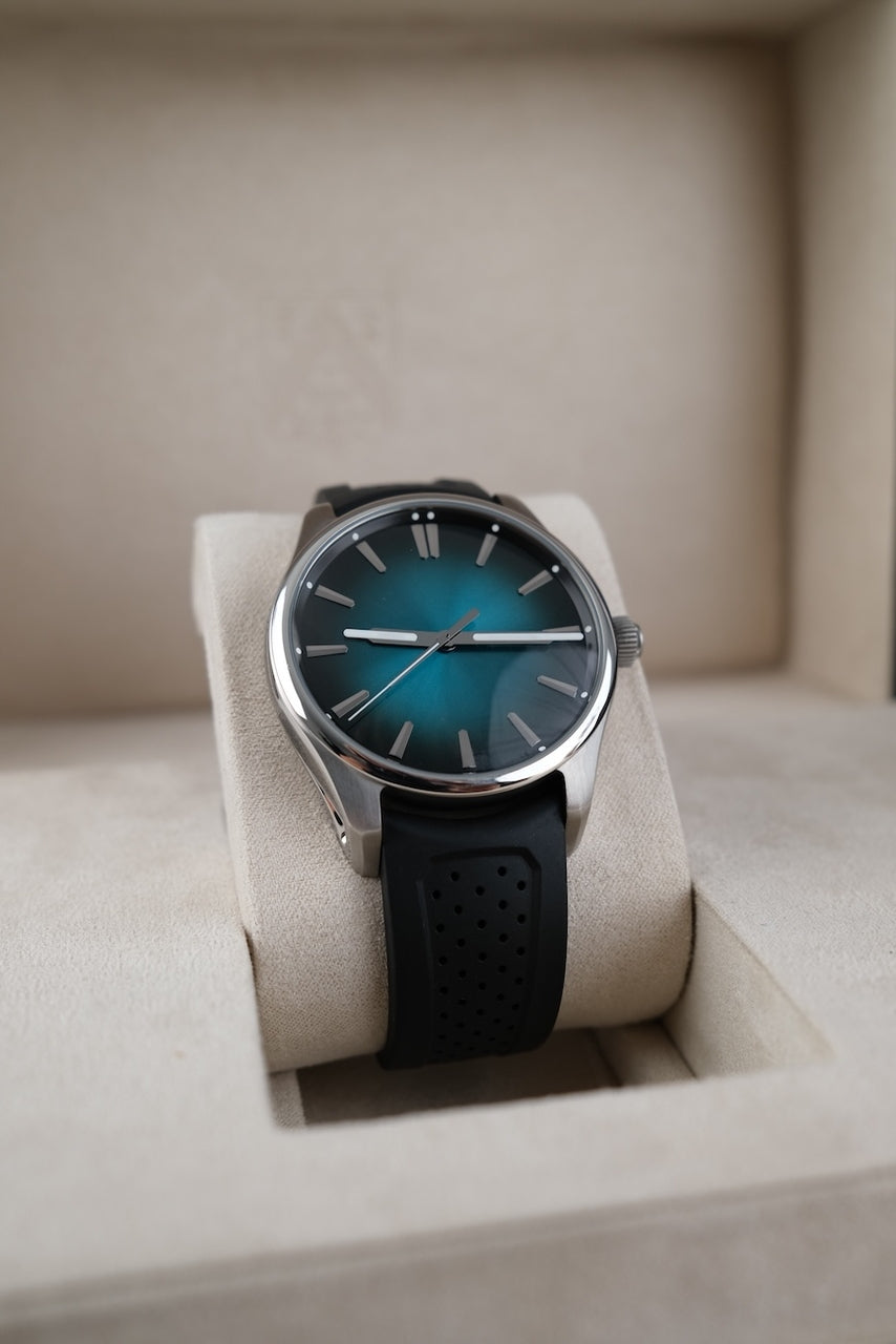 H.Moser & Cie Pioneer 42  3200-1214 Box + og. Papiere Mega Cool Blue Lagoon, 42,8mm