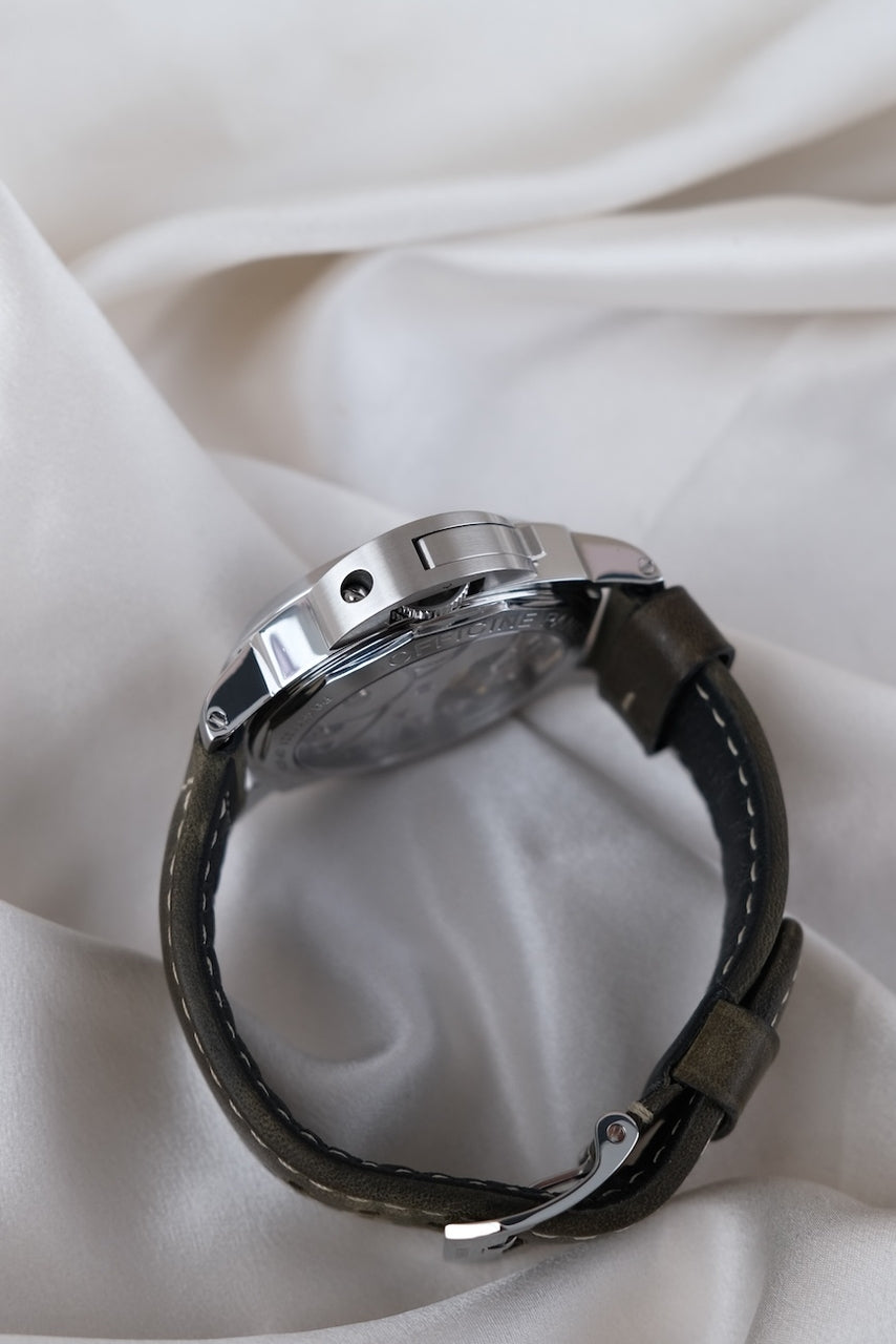 Panerai Luminor Base PAM00112 - Detail view 10