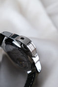 Load image into Gallery viewer, Panerai Luminor Base PAM00112 - Detail view 5
