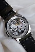 Load image into Gallery viewer, Panerai Luminor Base PAM00112 - Detail view 7
