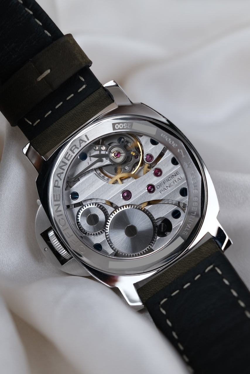 Panerai Luminor Base PAM00112 - Detail view 7