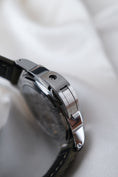 Load image into Gallery viewer, Panerai Luminor Base PAM00112 - Detail view 4
