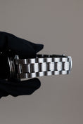Load image into Gallery viewer, Omega Speedmaster Moonwatch 31130423001006 - Detail view 5
