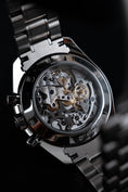 Load image into Gallery viewer, Omega Speedmaster Moonwatch 31130423001006 - Detail view 7
