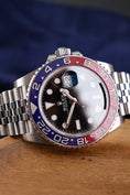 Carica l'immagine nel visualizzatore della galleria, Rolex GMT-Master II, Pepsi 126710BLRO - Detail view 5
