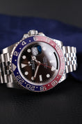 Carica l'immagine nel visualizzatore della galleria, Rolex GMT-Master II, Pepsi 126710BLRO - Detail view 4
