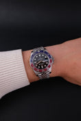 Carica l'immagine nel visualizzatore della galleria, Rolex GMT-Master II, Pepsi 126710BLRO - Detail view 12
