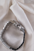 Carica l'immagine nel visualizzatore della galleria, Rolex GMT-Master II, Pepsi 126710BLRO - Detail view 9
