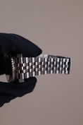 Carica l'immagine nel visualizzatore della galleria, Rolex GMT-Master II, Pepsi 126710BLRO - Detail view 11
