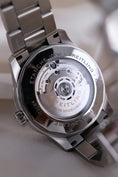 Cargar la imagen en la vista de la galería, Breitling Aviator 8 AB3521 - Detailansicht 9

