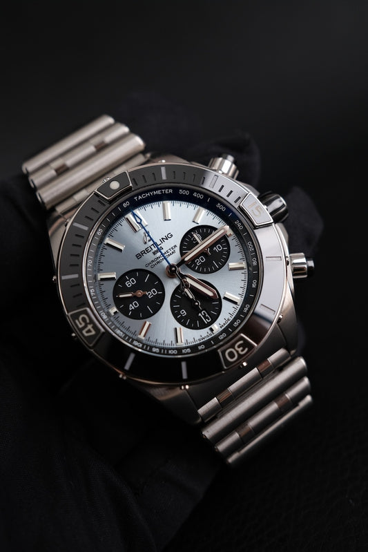 Breitling Super Chronomat B01 44 PB0136 Box + og. Papiere Ice Blue, Steel Bracelet, Rubber Strap, Breitling Warranty 06/27