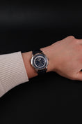 Cargar la imagen en la vista de la galería, Patek Philippe World Time Chronograph 5930G-010 Box + og. Papiere Blue Dial, 2022, White Gold, EU Delivered, Flyback
