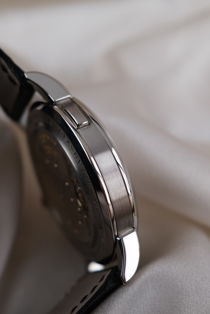 A. Lange und Söhne Große Lange 1  115025F Box + og. Papiere Platin, Serviced 2023, German Delivered