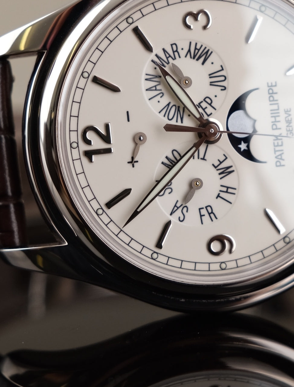 Patek Philippe Annual Calendar 5146G-001 Box + og. Papiere 18k White Gold, Moonphase, German Delivered, Cream Dial