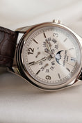 Cargar la imagen en la vista de la galería, Patek Philippe Annual Calendar 5146G-001 Box + og. Papiere 18k White Gold, Moonphase, German Delivered, Cream Dial
