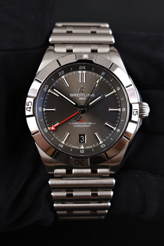 Breitling Chronomat GMT 40 A32398101M1A1 Box + og. Papiere German First Buyer's Invoice, Grey Dial, Breitling Warranty 08/2028