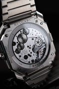 Bild in Galerie-Betrachter laden, Bulgari Octo Finissimo Chronograph GMT 103467 Box + og. Papiere Blue Dial, Warranty 11/2026
