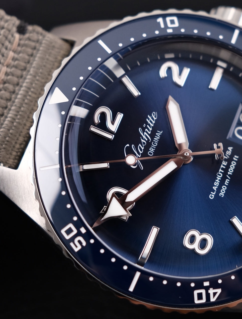 Glashütte SeaQ Panoramadatum 1-36-13-02-81-34 Box + og. Papiere Blue Dial, incl. Orange Nato Glashütte Original Strap