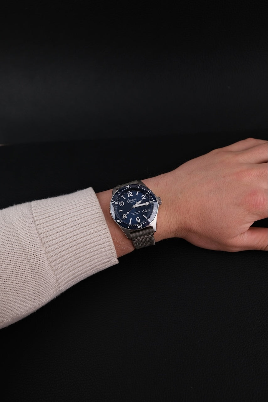 Glashütte SeaQ Panoramadatum 1-36-13-02-81-34 Box + og. Papiere Blue Dial, incl. Orange Nato Glashütte Original Strap