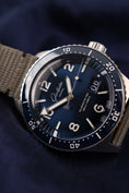 Bild in Galerie-Betrachter laden, Glashütte SeaQ Panoramadatum 1-36-13-02-81-34 Box + og. Papiere Blue Dial, incl. Orange Nato Glashütte Original Strap
