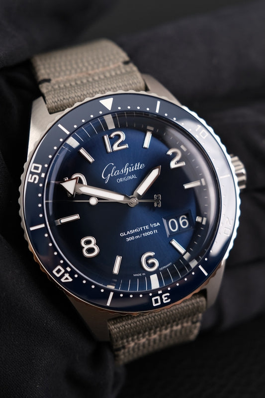 Glashütte SeaQ Panoramadatum 1-36-13-02-81-34 Box + og. Papiere Blue Dial, incl. Orange Nato Glashütte Original Strap
