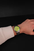 Cargar la imagen en la vista de la galería, Oris Pro Pilot x Kermit 0140077787157-Set Box + og. Papiere German Delivered
