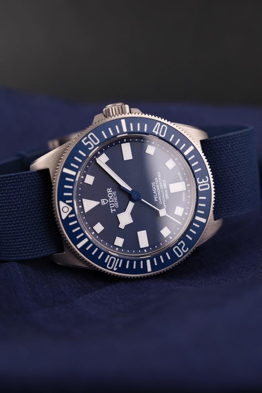 Tudor Pelagos FXD 25707B Box + og. Papiere Titanium, Blue Dial, 2023, incl. Tudor Nato Strap
