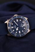 Bild in Galerie-Betrachter laden, Tudor Pelagos FXD 25707B Box + og. Papiere Titanium, Blue Dial, 2023, incl. Tudor Nato Strap
