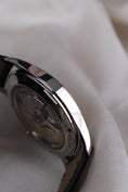 Carica l'immagine nel visualizzatore della galleria, Jaeger-LeCoultre Master Control Date 176.8.40.S - Detail view 4
