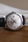 Carica l'immagine nel visualizzatore della galleria, Jaeger-LeCoultre Master Control Date 176.8.40.S - Detail view 3
