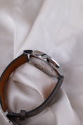 Carica l'immagine nel visualizzatore della galleria, Nomos Lambda Blue 175 Years Watchmaking Glashütte 960.S3 - Detail view 10
